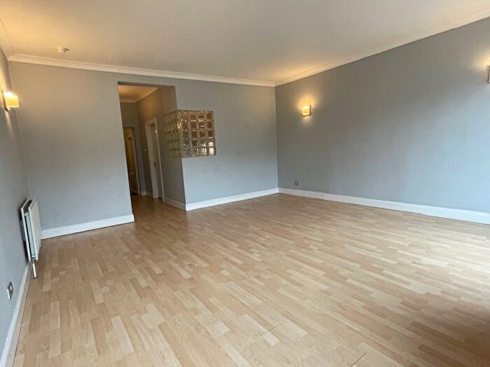 2 Bedroom Flat To Rent In Bath Street, City Centre, Glasgow, G2