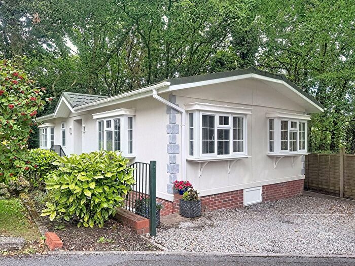 2 Bedroom Park Home For Sale In Bittaford Wood, Ivybridge, Devon, PL21