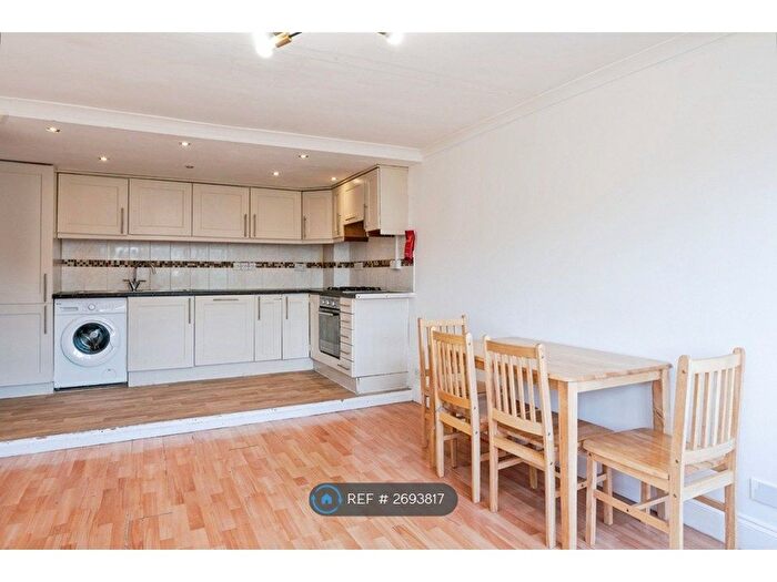 3 Bedroom Flat To Rent In Mimosa, London, N15