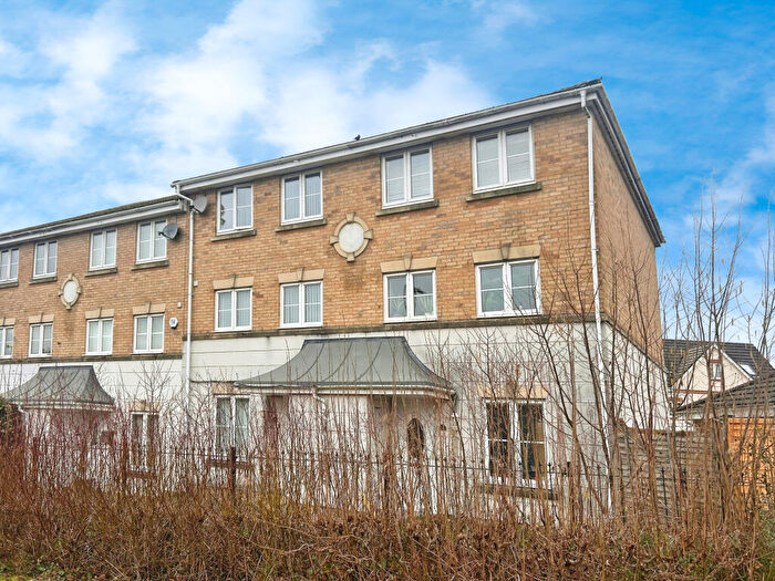 4 Bedroom Town House To Rent In Beggarwood, RG22