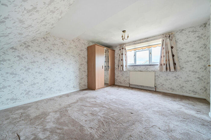 3 Bedroom Bungalow For Sale In Ethelbert Road, Hawley, Dartford, DA2