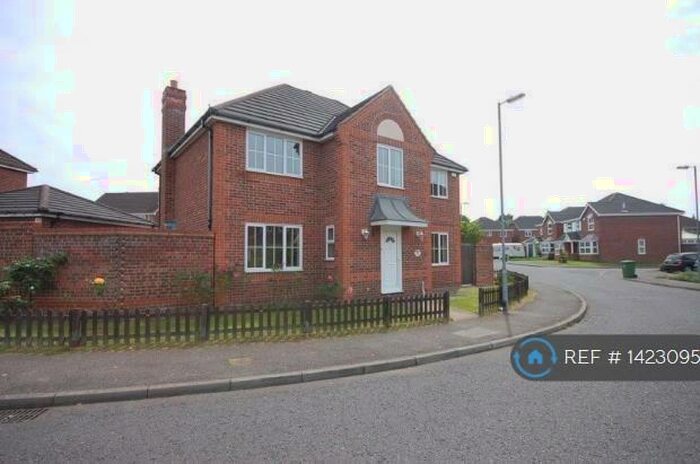 4 Bedroom Detached House To Rent In Lancaster Drive, Langdon Hills, Basildon, SS16