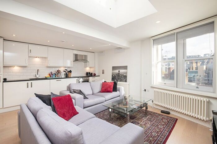 1 Bedroom Flat To Rent In Catherine Street, Covent Garden, WC2B