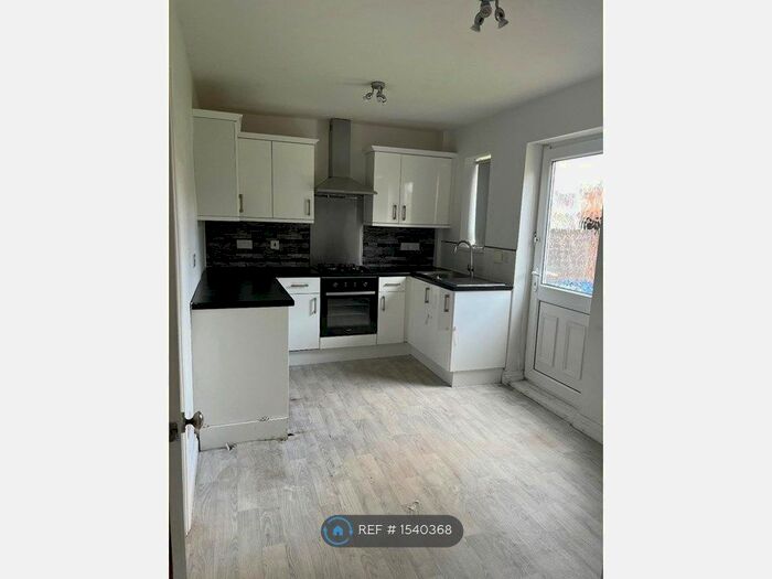 3 Bedroom Terraced House To Rent In Bloomhill Close, Doncaster, DN8