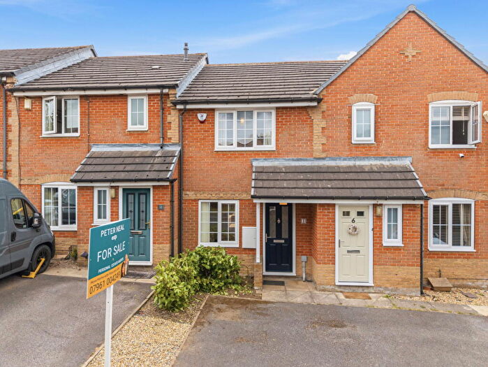 2 Bedroom Terraced House For Sale In Mead Grove, Leeds, LS15
