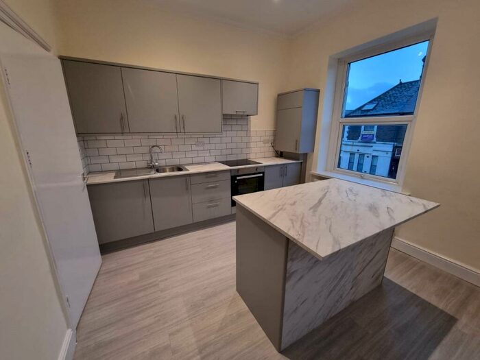 2 Bedroom Flat To Rent In Splott Road, Splott, Cardiff, CF24