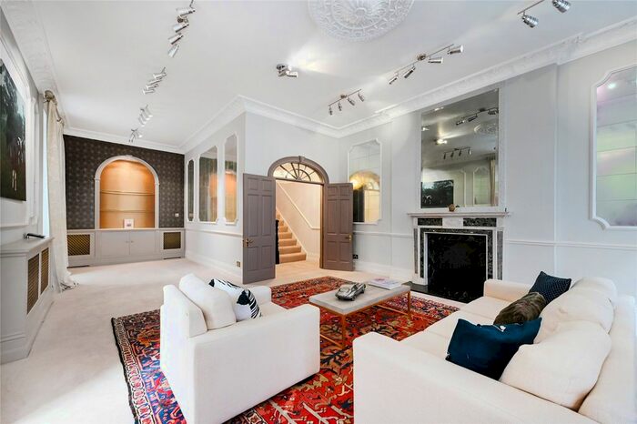 6 Bedroom End Of Terrace House To Rent In South Street, London, W1K