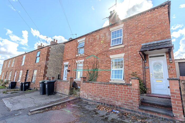 2 Bedroom Semi-detached House For Sale In Finedon Road, Wellingborough, NN9