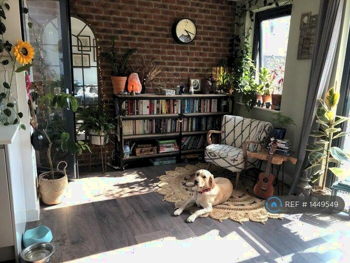 2 Bedroom Flat To Rent In The Brassworks Loft, Bristol, BS2