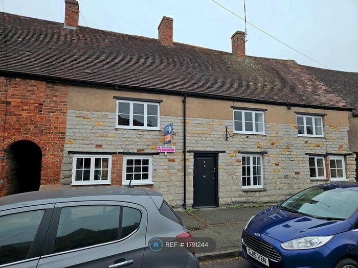 4 Bedroom Terraced House To Rent In Southam Street, Kineton, Warwick, CV35