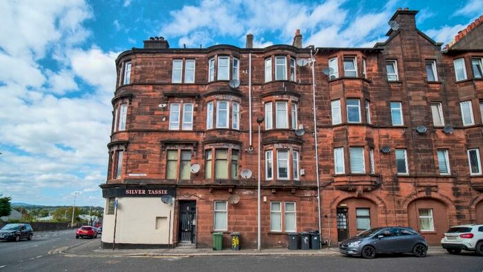 2 Bedroom Flat To Rent In Overton Crescent, Johnstone, Renfrewshire, PA5