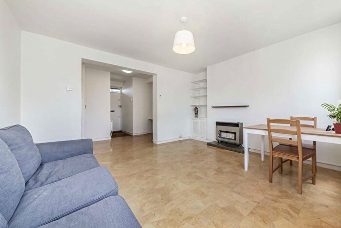 1 Bedroom Flat To Rent In Hilldrop Road, Holloway, N7