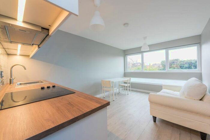 1 Bedroom Flat To Rent In Fairlea Place, Ealing, London, W5