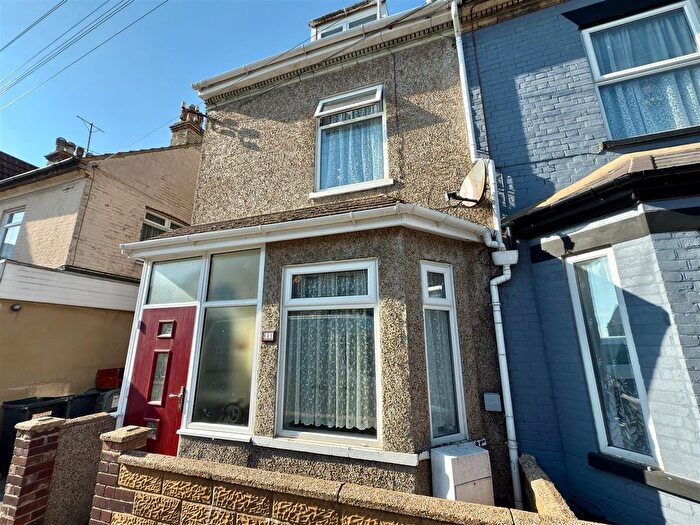 4 Bedroom End Terrace House For Sale In Beresford Road, Lowestoft, Suffolk, NR32