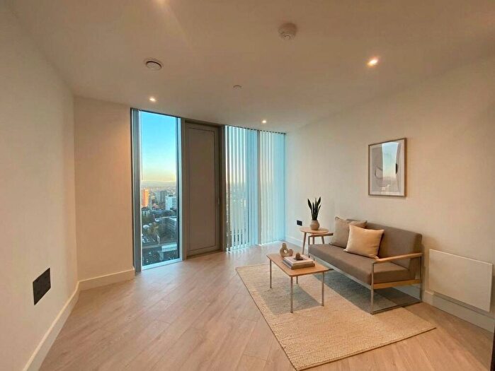 1 Bedroom Flat To Rent In Vista River Tower, Manchester, M3