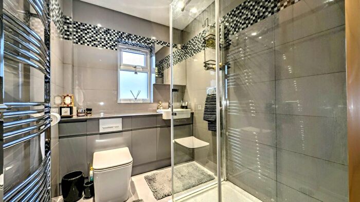 4 Bedroom Detached House For Sale In Firgrove Road, Whitehill, Hampshire, GU35
