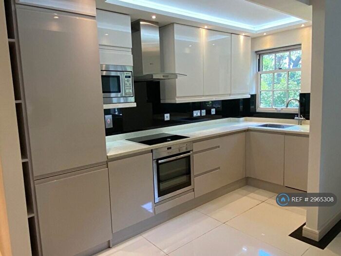 1 Bedroom Flat To Rent In Princes Road, Weybridge, KT13