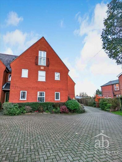 2 Bedroom Apartment To Rent In Cauldwell Hall Road, Ipswich, IP4