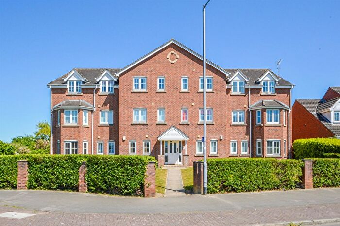 2 Bedroom Flat For Sale In Gleneagles Drive, Normanton, WF6
