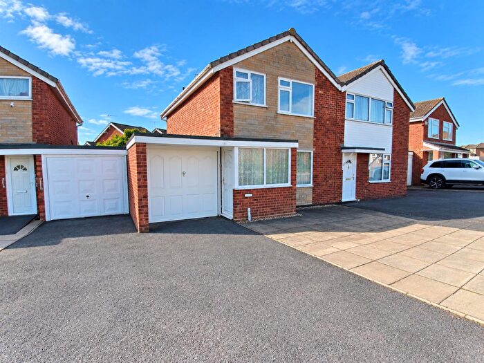 3 Bedroom Link Detached House For Sale In Cumberland Drive, Sunnyside, Nuneaton, CV10