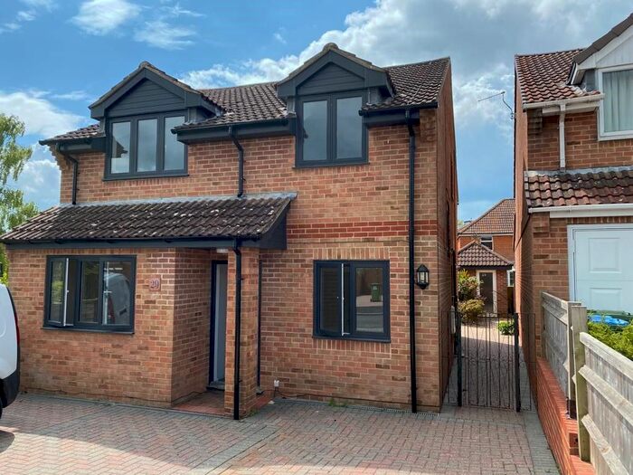 4 Bedroom Detached House To Rent In Portview Road, Midanbury, Southampton, SO18