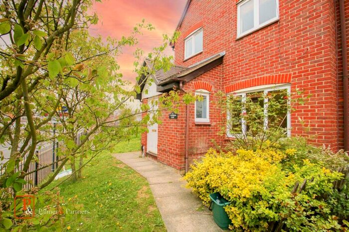 3 Bedroom End Of Terrace House To Rent In Peppercorn Close, Colchester, Essex, CO4