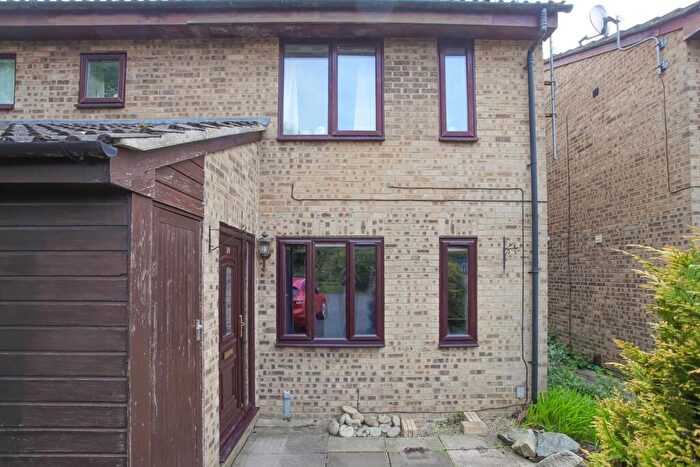 Studio To Rent In Clarendon Close, OX14