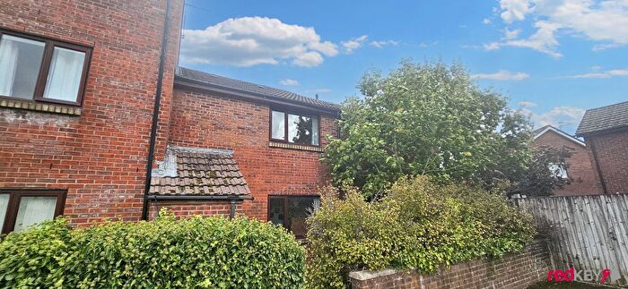 1 Bedroom Flat To Rent In Limeslade Close, Fairwater, Cardiff, CF5