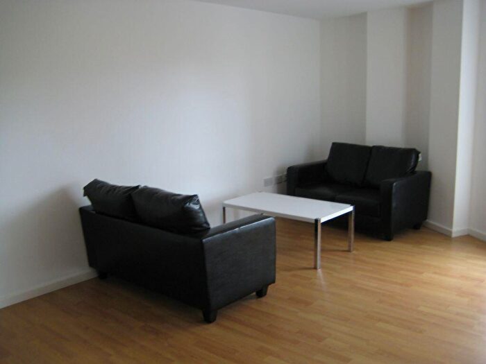 1 Bedroom Apartment To Rent In Hive Large Corner Bed, B5