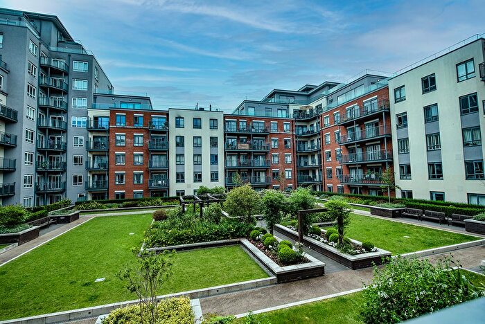 1 Bedroom Flat For Sale In Aerodrome Road, Beaufort Park, Colindale, NW9