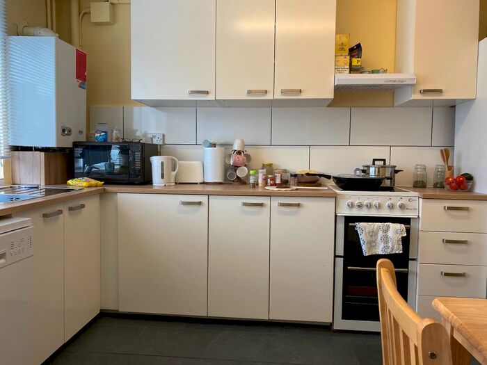 2 Bedroom Flat To Rent In High Street, Walthamstow, E17