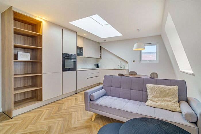 2 Bedroom Flat For Sale In Pavilion Terrace, London, W12