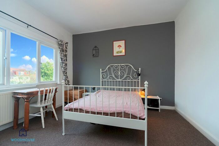 4 Bedroom Terraced House To Rent In Coleridge Road, London, N12