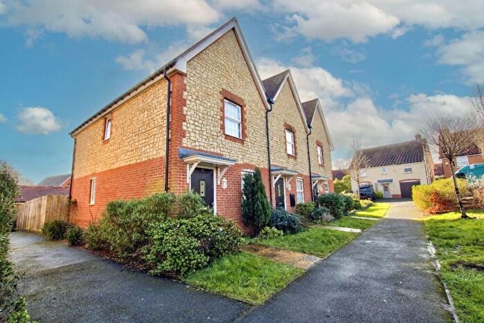 2 Bedroom Detached House For Sale In Leachman Way, Petersfield, GU31