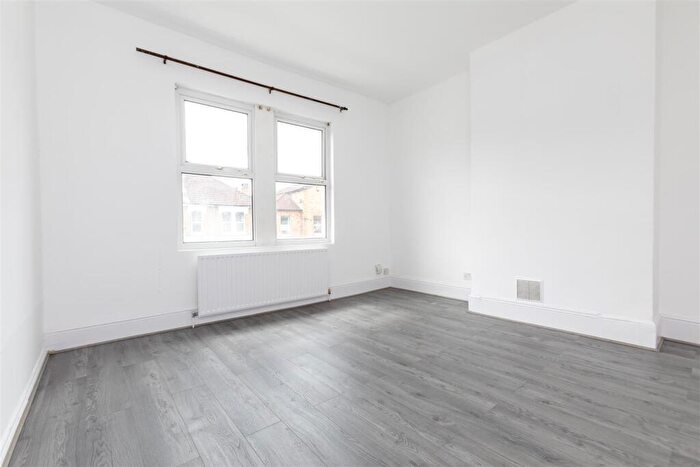 2 Bedroom Maisonette To Rent In Ringstead Road, London, SE6