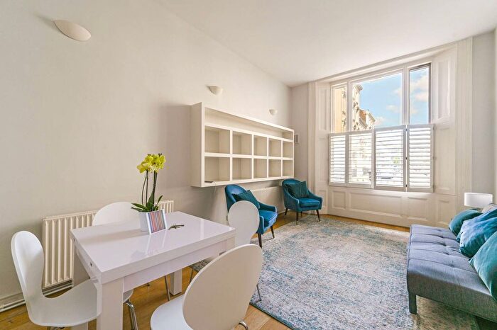 2 Bedroom Flat To Rent In St Georges Drive, Pimlico, London, SW1V