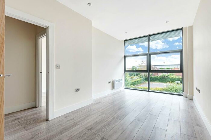 1 Bedroom Apartment To Rent In Slough, Berkshire, SL1