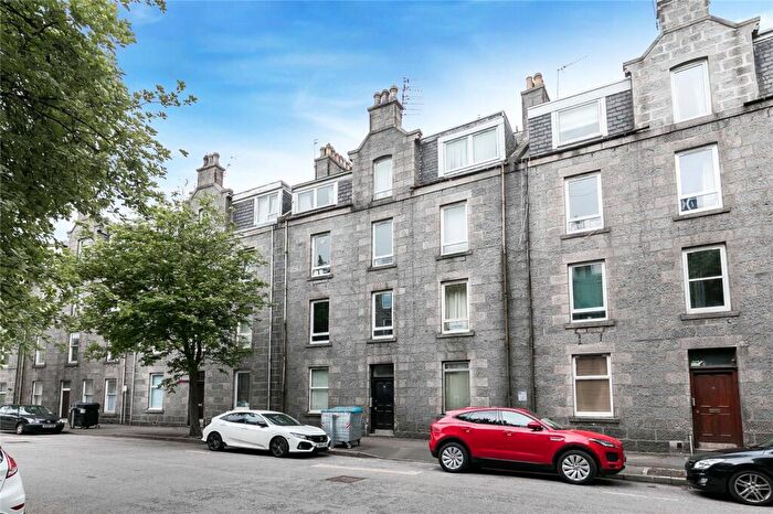2 Bedroom Flat To Rent In Northfield Place, Aberdeen, AB25