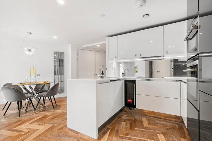 2 Bedroom Flat To Rent In City Road, Angel Southside, EC1V