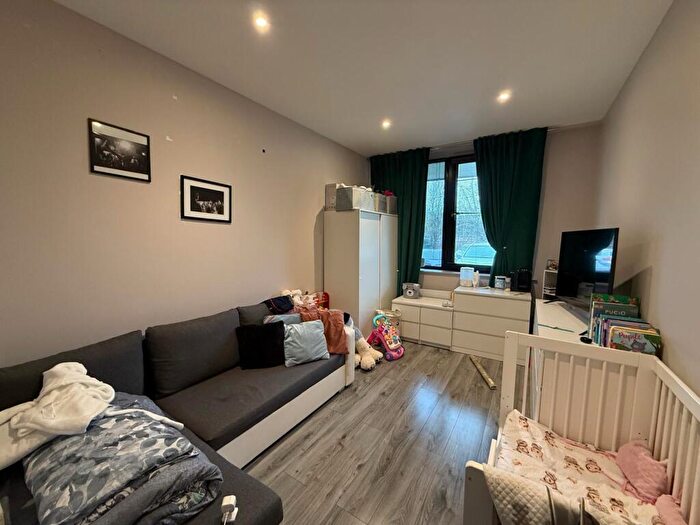 1 Bedroom Apartment To Rent In Quilters Way, Stoke Mandeville, Aylesbury, HP22