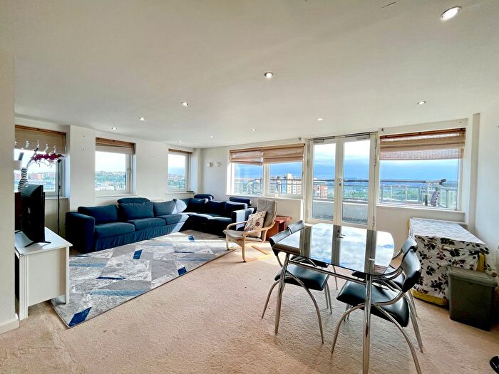 2 Bedroom Flat To Rent In Waterloo Square, Newcastle Upon Tyne, NE1