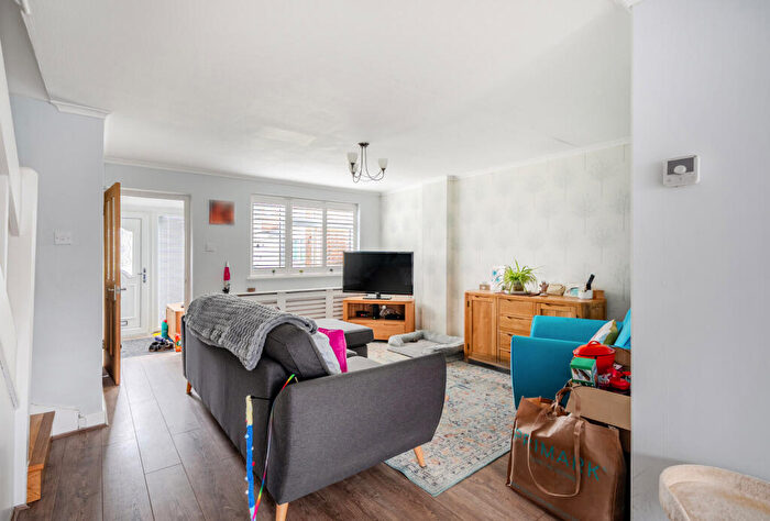 3 Bedroom End Of Terrace House For Sale In Chartwell Place, Cheam, Sutton, SM3