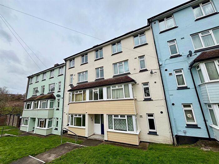 1 Bedroom Flat For Sale In Austin Close, Frome, BA11