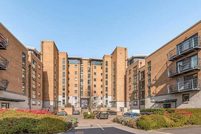 2 Bedroom Flat To Rent In Glaisher Street London, SE8