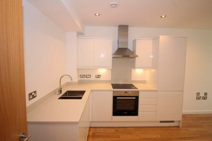 1 Bedroom Apartment To Rent In Emerald House, Croydon, London, CR0