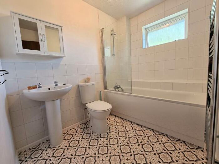 1 Bedroom Semi-Detached House To Rent In Goldsworth Park, GU21