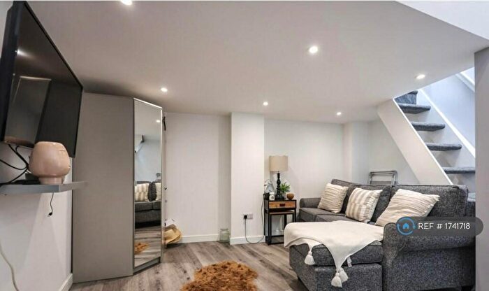 1 Bedroom Flat To Rent In Beyer Close, Tamworth, B77