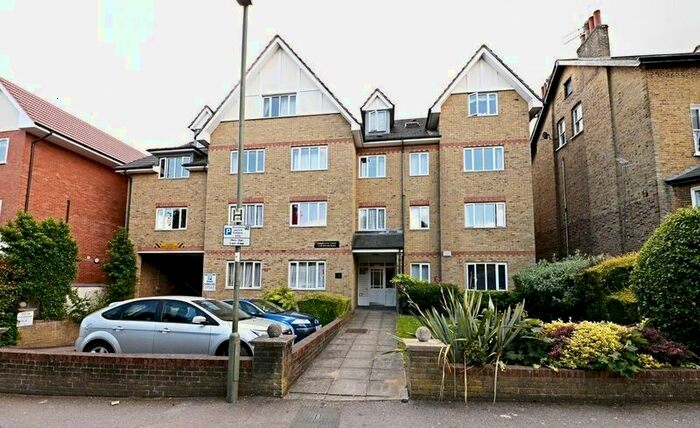 1 Bedroom Flat To Rent In Coachmans Lodge, North Finchley, N12