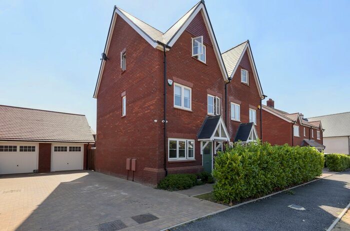 3 Bedroom Semi-Detached House For Sale In Dearle Road, Tadpole Garden Village, Swindon, SN25