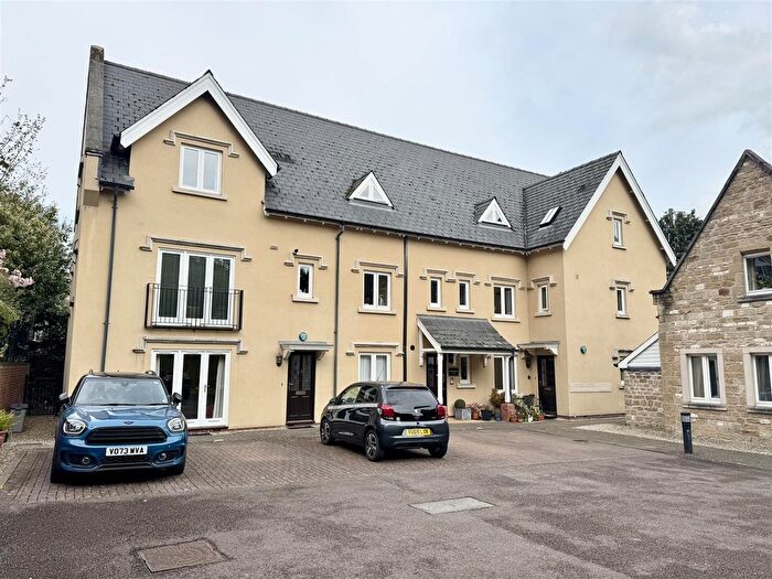 2 Bedroom Flat To Rent In Croftdown Court, Malvern, WR14